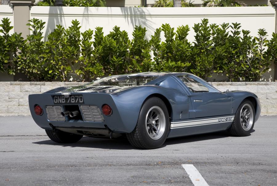  Ford GT40 (Mk I) 1966 года  (фото 8 из 37)